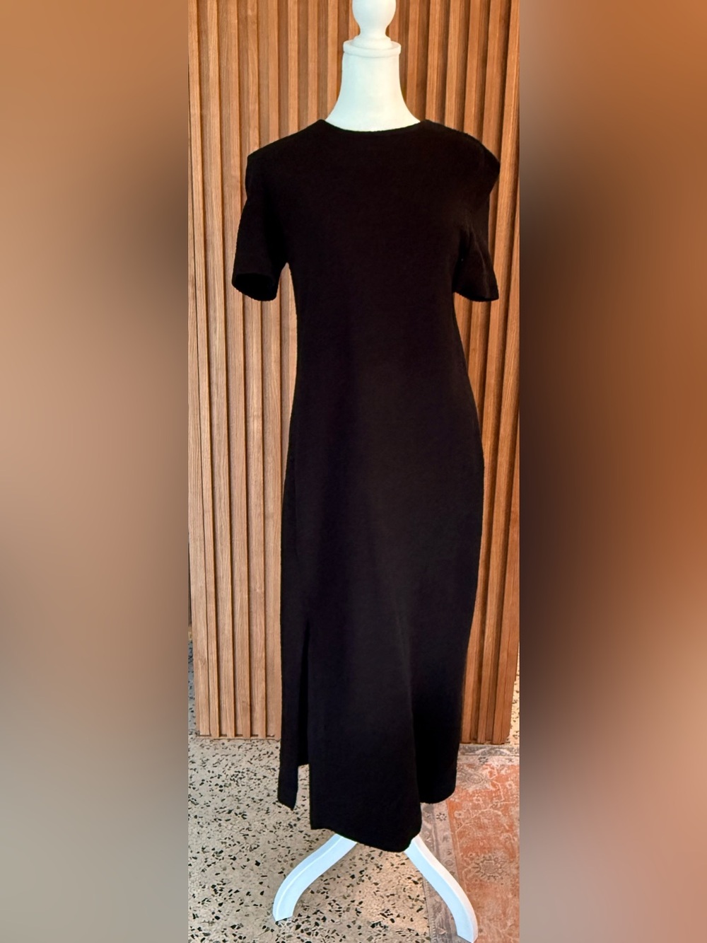 Osklen Elegant Black Maxi Dress with Short Sleeves